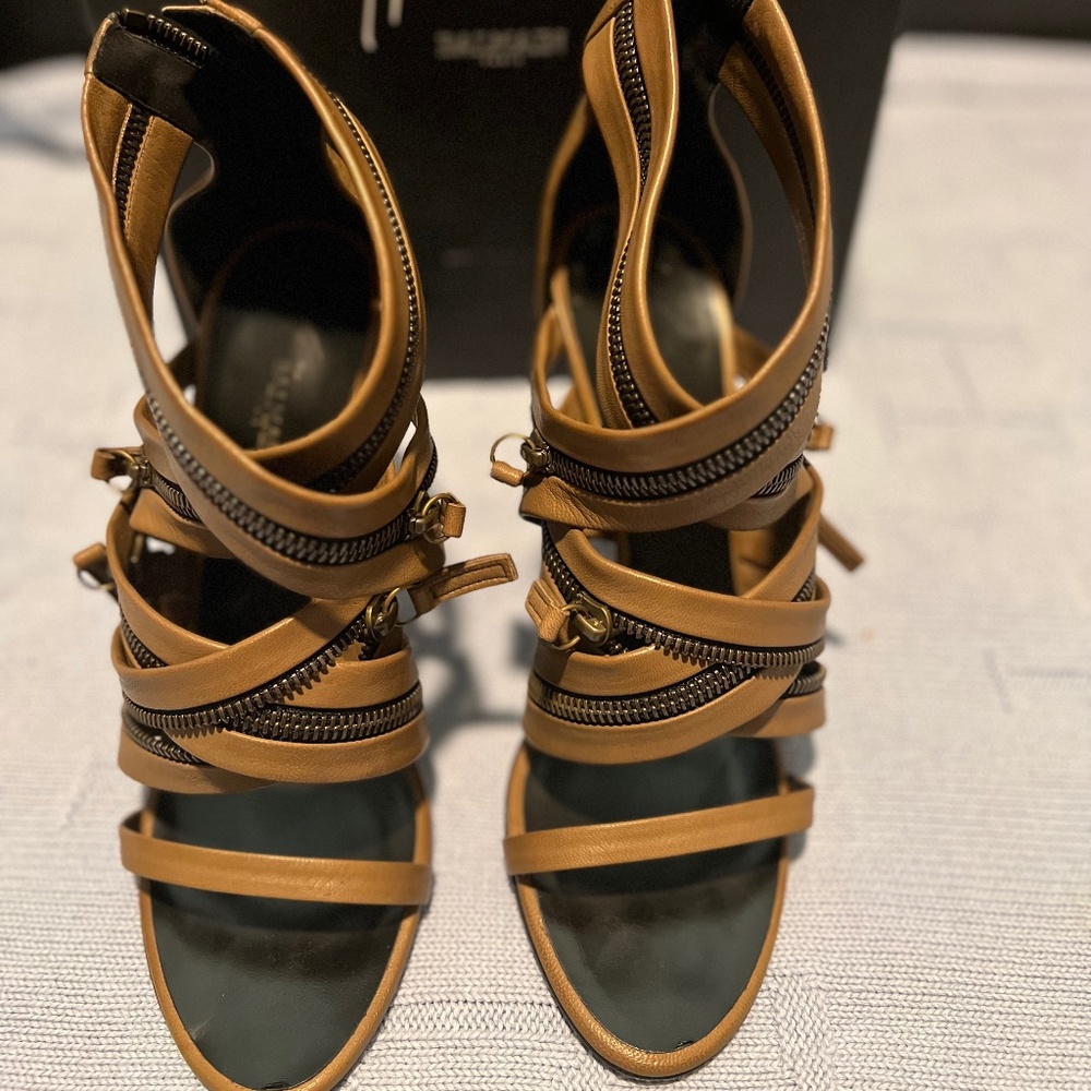 Giuseppe Zanotti x Balmain Leather Zipper Sandals